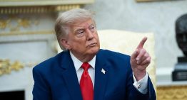 Trump amenaza con «destruir un puente o una central eléctrica» en Irán por cada buque que sea atacado en Ormuz