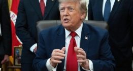 Trump da marcha atrás en el peaje a los barcos que transitan por el estrecho de Ormuz