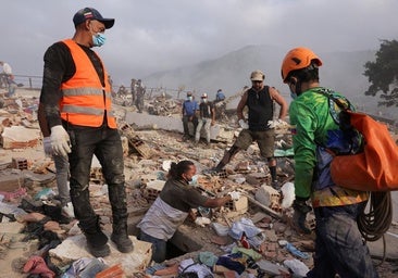 Varios muertos en un centro comercial colapsado tras el terremoto de Japón