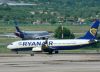 Plumas en el motor y agujeros en el fuselaje: claves del informe del viajero succionado por una ventanilla de avión