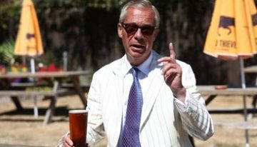 Farage vuelve como diputado a Westminster entre las burlas de sus rivales