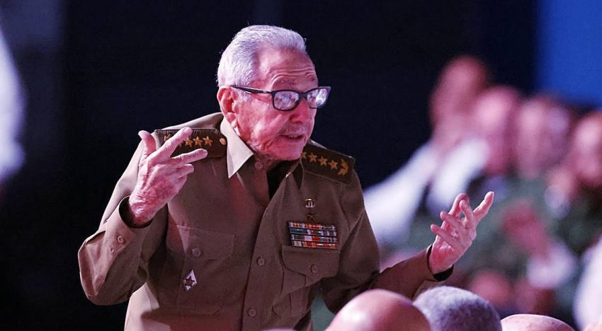 Raúl Castro reaparece en el homenaje a su hermano Fidel en La Habana