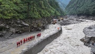 La riada del Himalaya deja 93.000 afectados y comunidades enteras aisladas entre las montañas