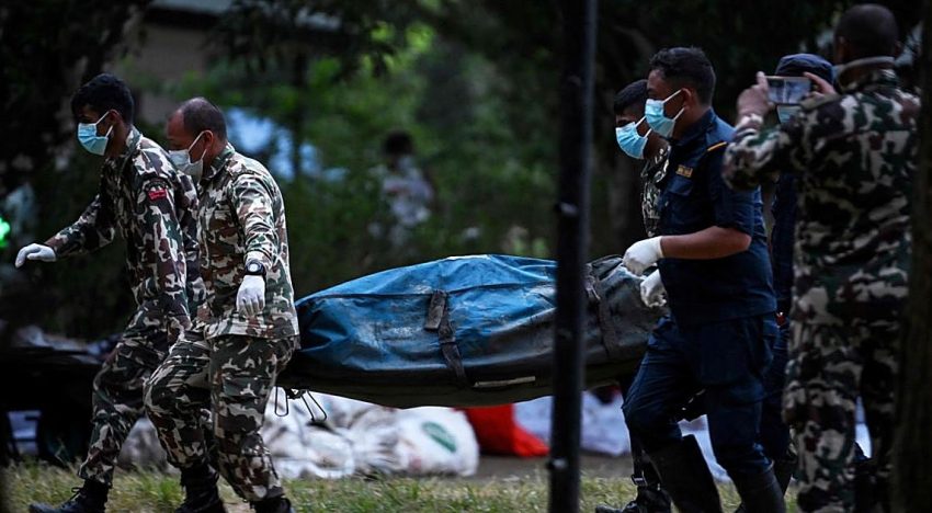 Aumenta a 955 la cifra de muertos por la catástrofe en Nepal y el Tíbet y quedan 4.471 desaparecidos