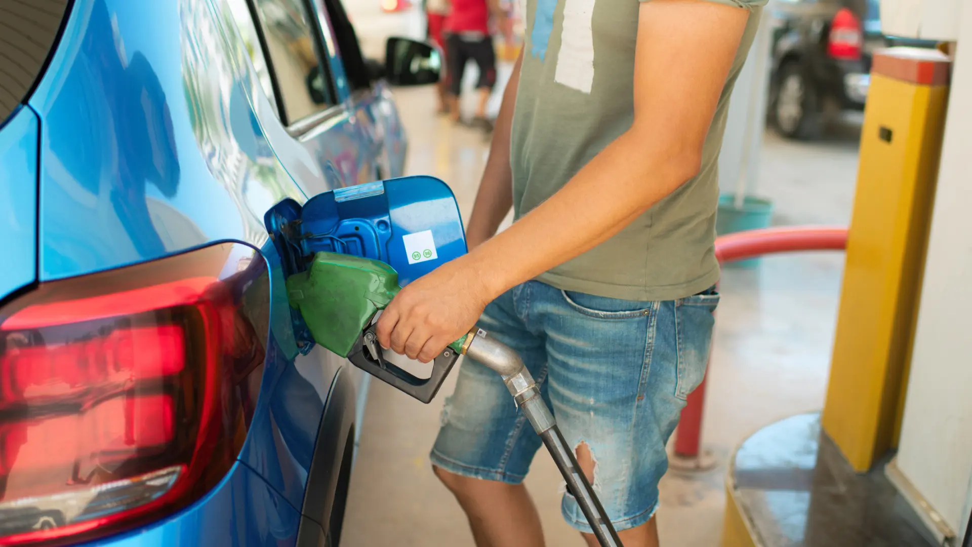 El precio de las gasolinas se estabiliza a las puertas de una nueva Operación Salida