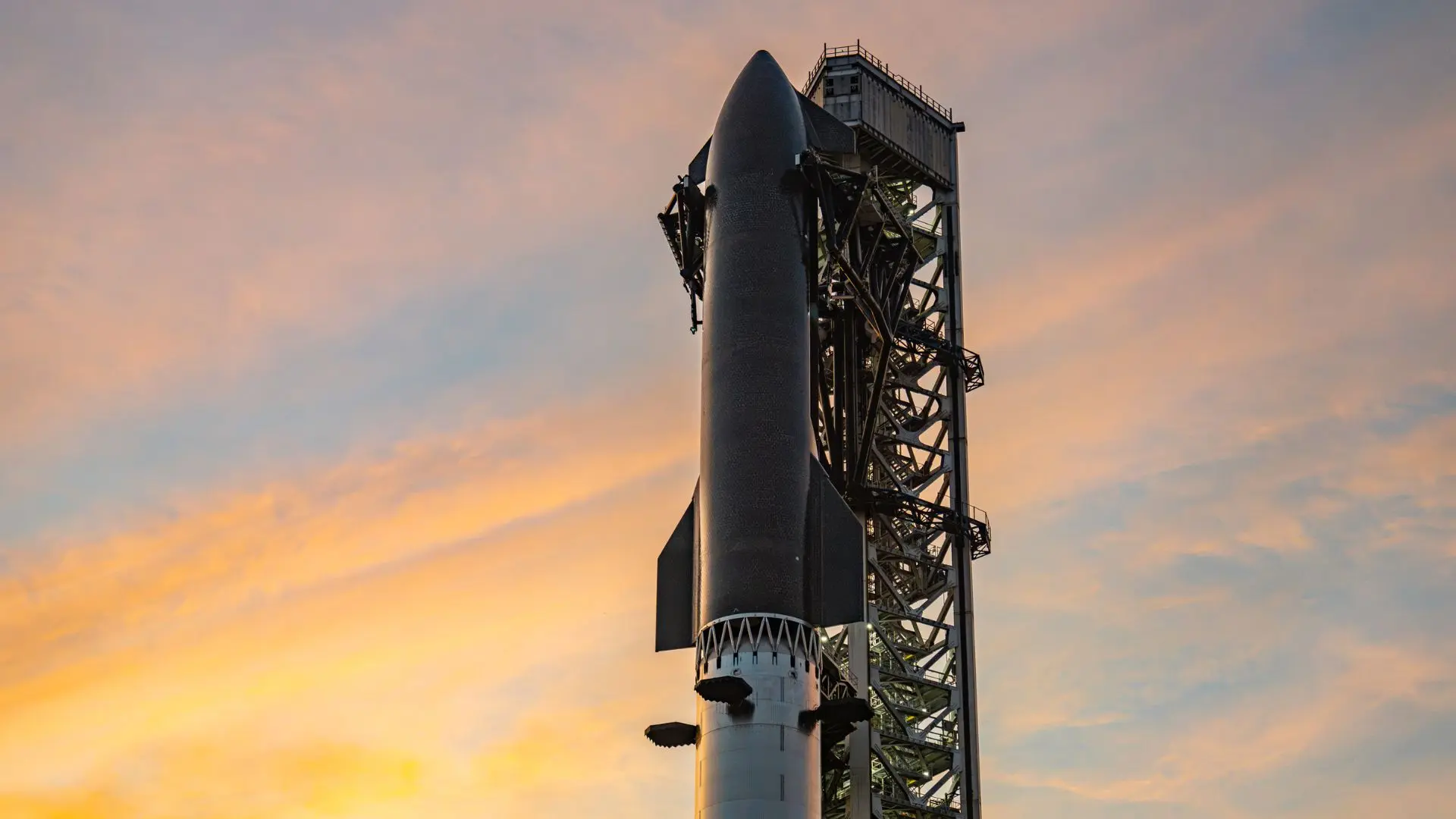 El próximo gran paso de SpaceX: intentará capturar la nave Starship con los brazos mecánicos Mechazilla