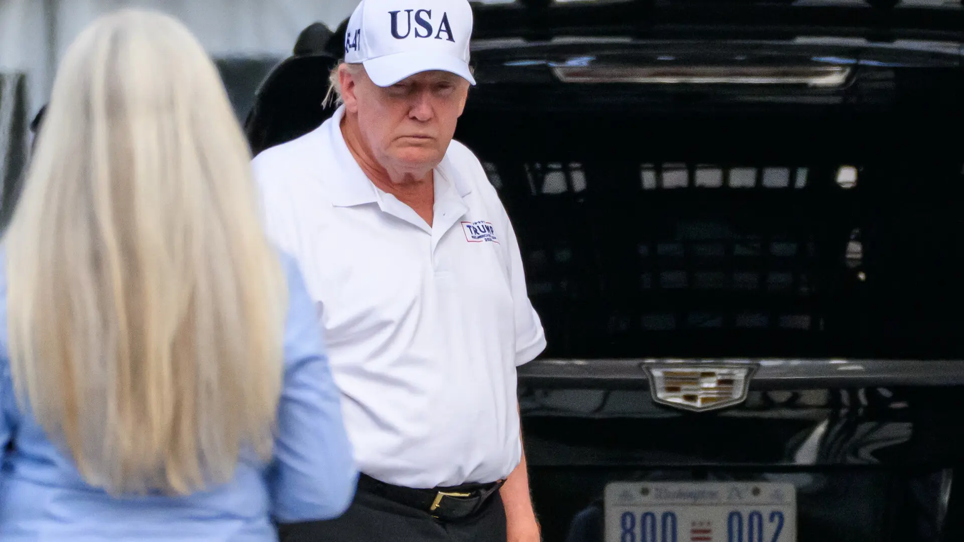 Detienen a un hombre armado en el club de golf de Trump en Los Ángeles poco antes de su visita al campo