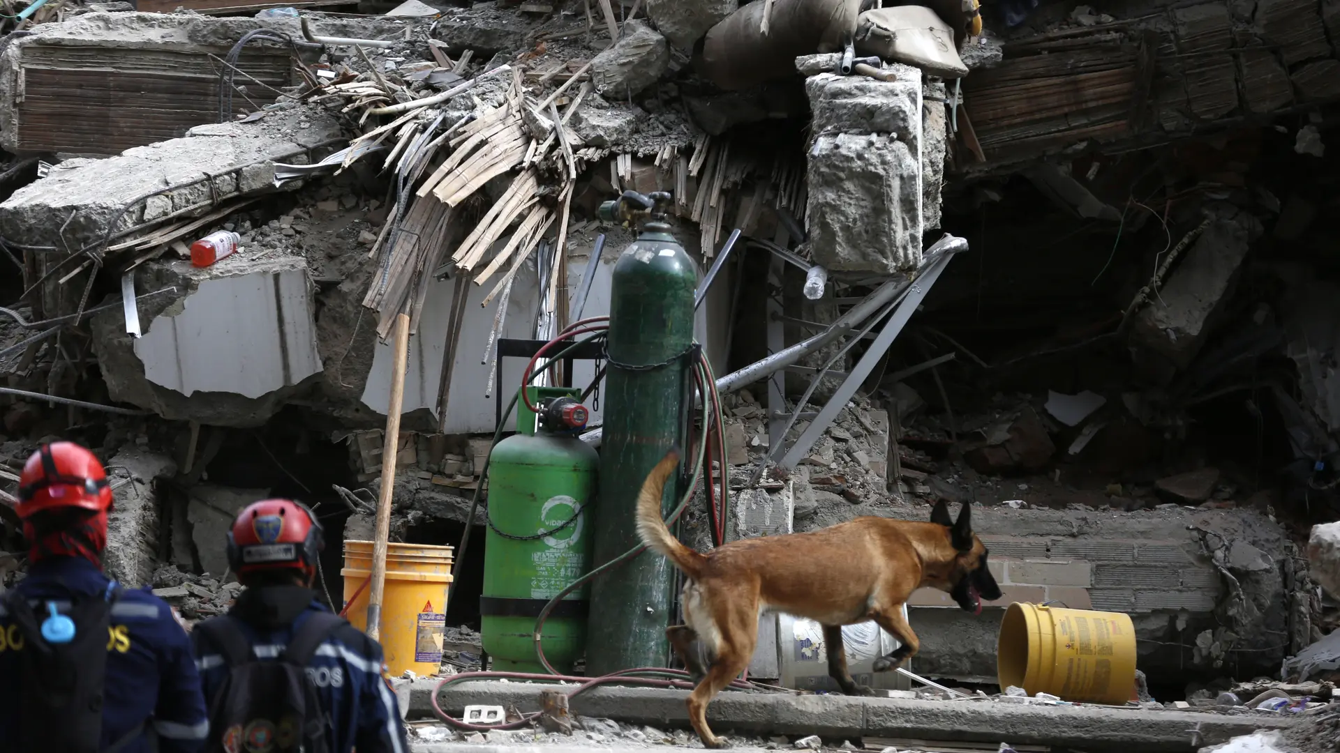 El gobierno colombiano eleva las víctimas del terremoto a 265 muertos, 3.500 heridos y 496 desaparecidos