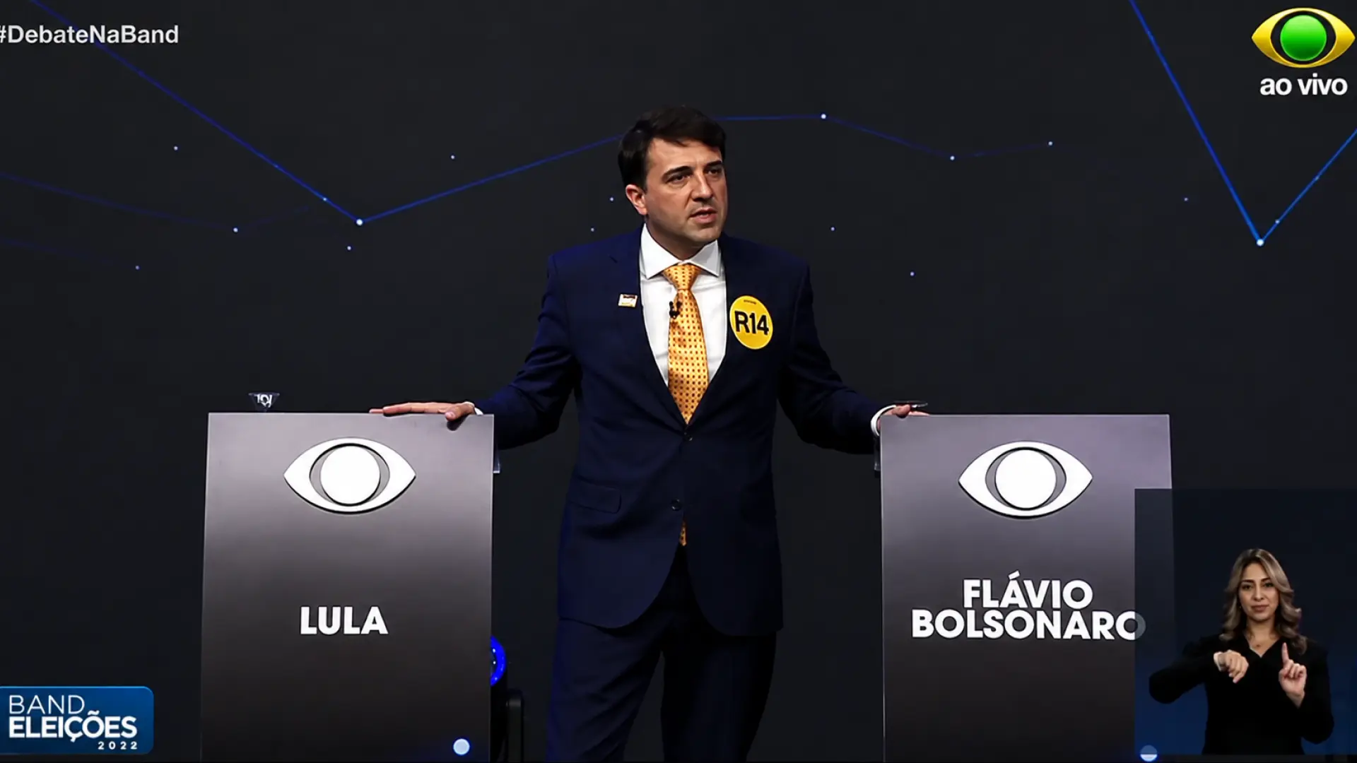 El primer debate presidencial de Brasil se celebra sin Lula ni Flávio Bolsonaro, pero el mandatario sí aparece en una entrevista televisiva
