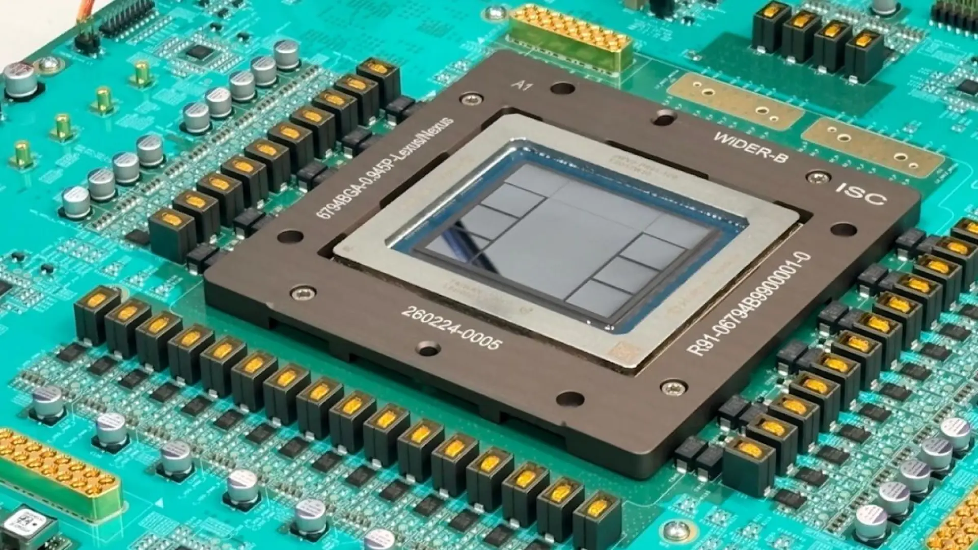 OpenAI reta a Nvidia con su chip Jalapeño: ofrece más velocidad y eficiencia para acelerar la IA