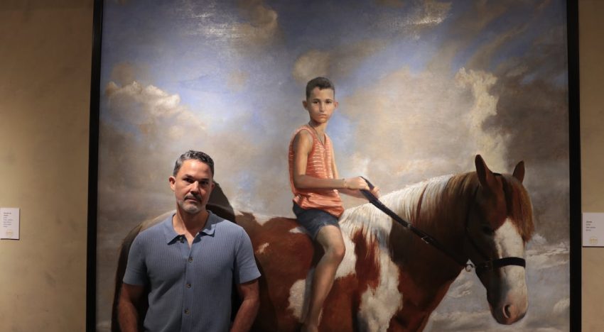 “Eres el primer artista en 400 años en utilizar este material”: artista puertorriqueño rescata una técnica casi olvidada
