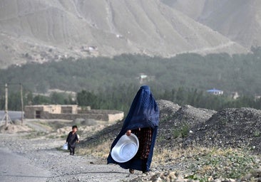 Diario de una mujer afgana, cinco años viviendo en la «cárcel» talibán: «No pienso sólo en lo que he perdido, sino en lo que todavía podría ser»