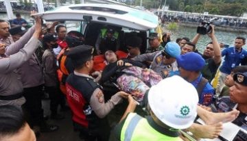 Al menos 44 muertos tras volcar un ferri sobrecargado en un lago de Zimbabue