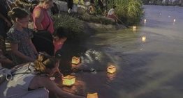 Casi 2.000 voluntarios arrastran un castillo de 360 toneladas con cuerdas y raíles en Japón