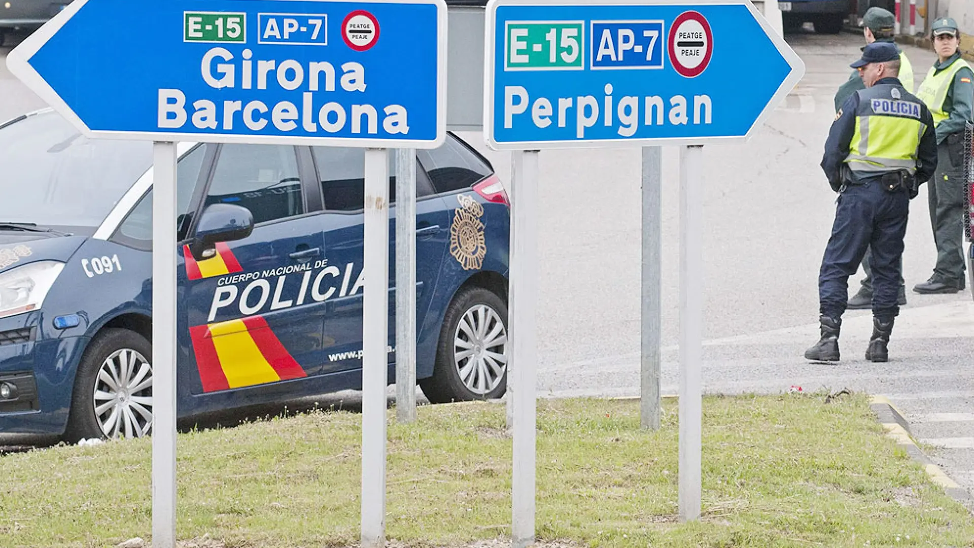 Italia y Francia imponen controles fronterizos en plena crisis migratoria en España: Bruselas exige que lo justifiquen