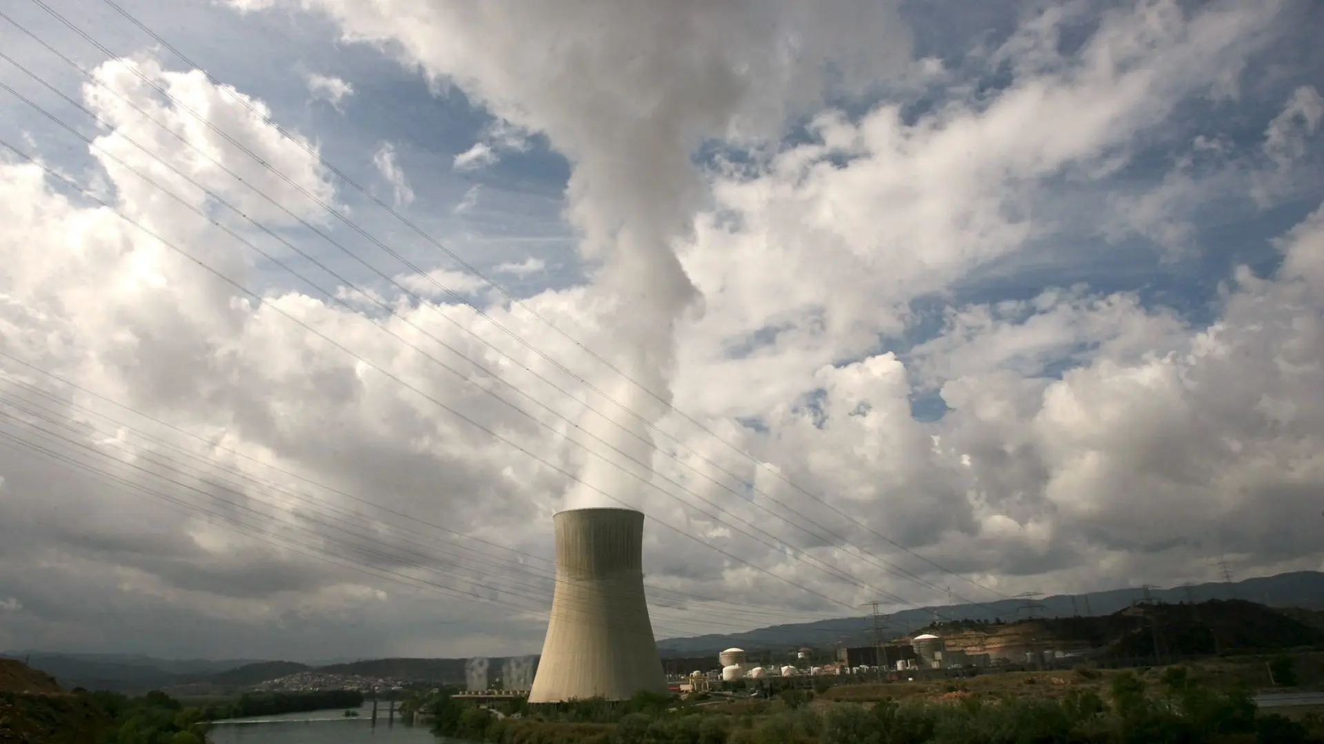 El parque nuclear español tras la renovación de Almaraz: cómo es y cuál es el calendario de cierres del resto de centrales en el país