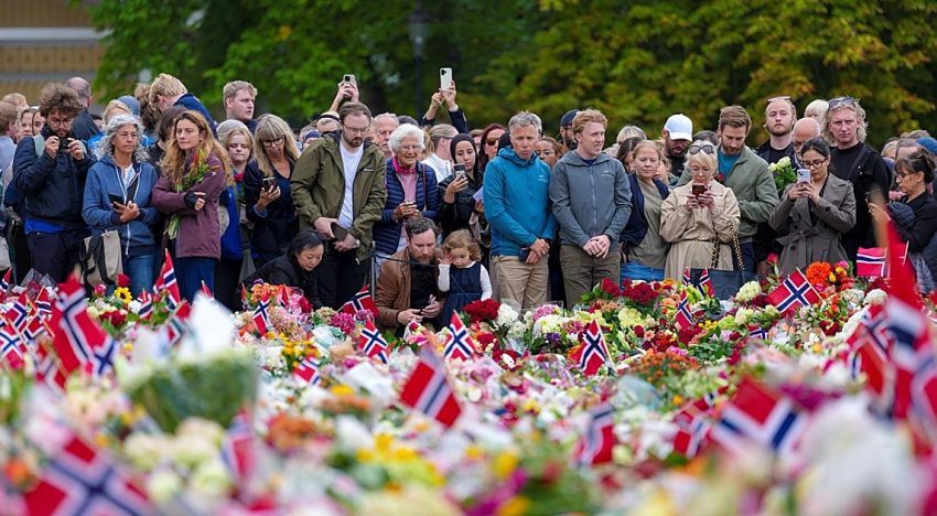 Haakon asume el trono mientras Noruega llora la muerte del Rey Harald