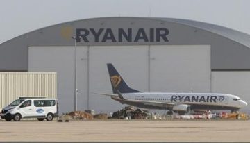 Al menos 625 vuelos cancelados en Reino Unido por un fallo técnico en el control del tráfico aéreo