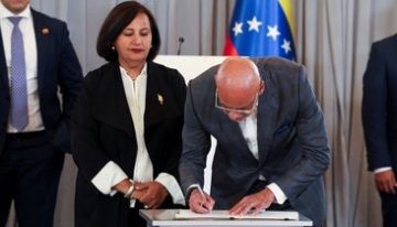 El régimen chavista y la oposición retrasan un día la segunda ronda de negociaciones