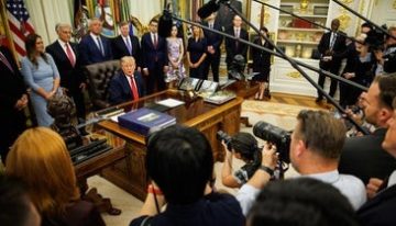 Los medios vetados por Trump piden a un juez que restaure su acceso a la Casa Blanca hasta un fallo definitivo