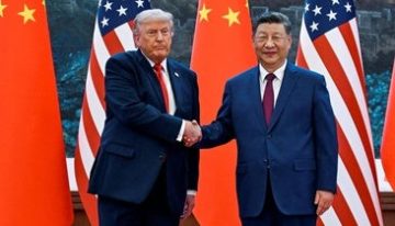 Trump agasaja a Xi Jinping con un recibimiento militar a pie de pista en Washington