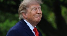 El Departamento de Justicia defiende el veto de Trump a medios en la Casa Blanca citando la seguridad nacional