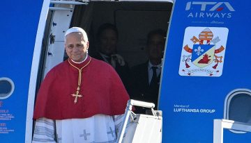 El Papa León XIV llega a Francia en una visita histórica