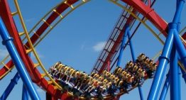 Más de 100 personas dicen haber sufrido daños cerebrales después de subirse a una montaña rusa en el Six Flags en California
