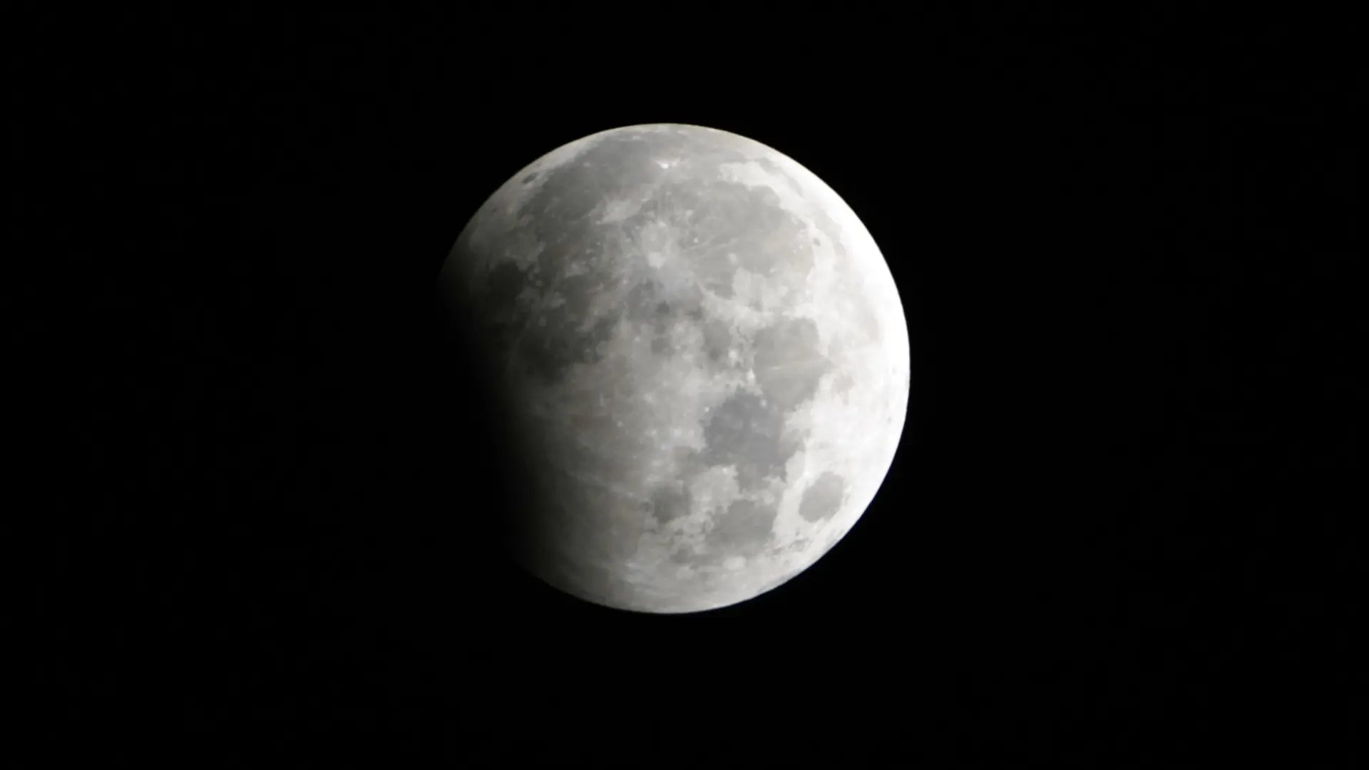 China logra un hito para sus misiones a la Luna: establece una conexión láser a más de 400.000 km de distancia