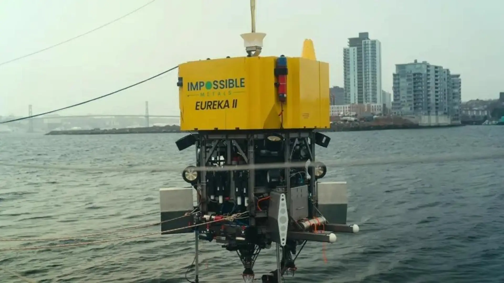 Un robot submarino hace historia al regresar solo al barco sin intervención humana