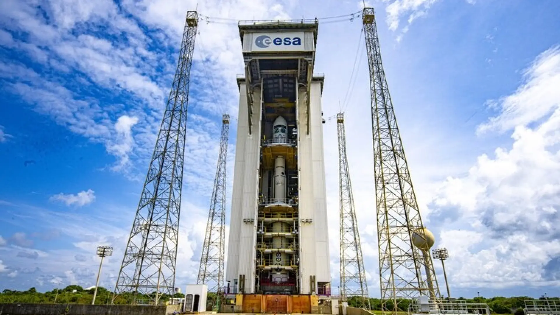 La ESA pone en órbita FLEX, el satélite liderado por un español que estudiará cómo responden las plantas al cambio climático