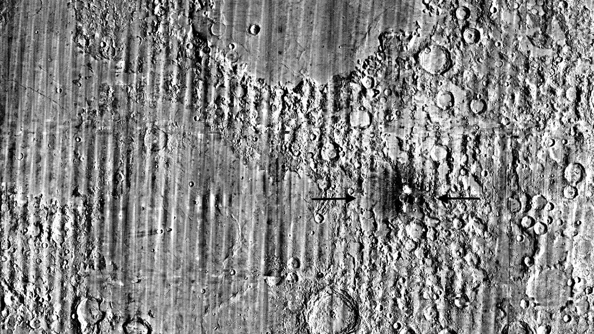Así ha detectado la NASA un nuevo cráter gigante en la Luna: tiene 222 metros y no estaba allí hace dos años