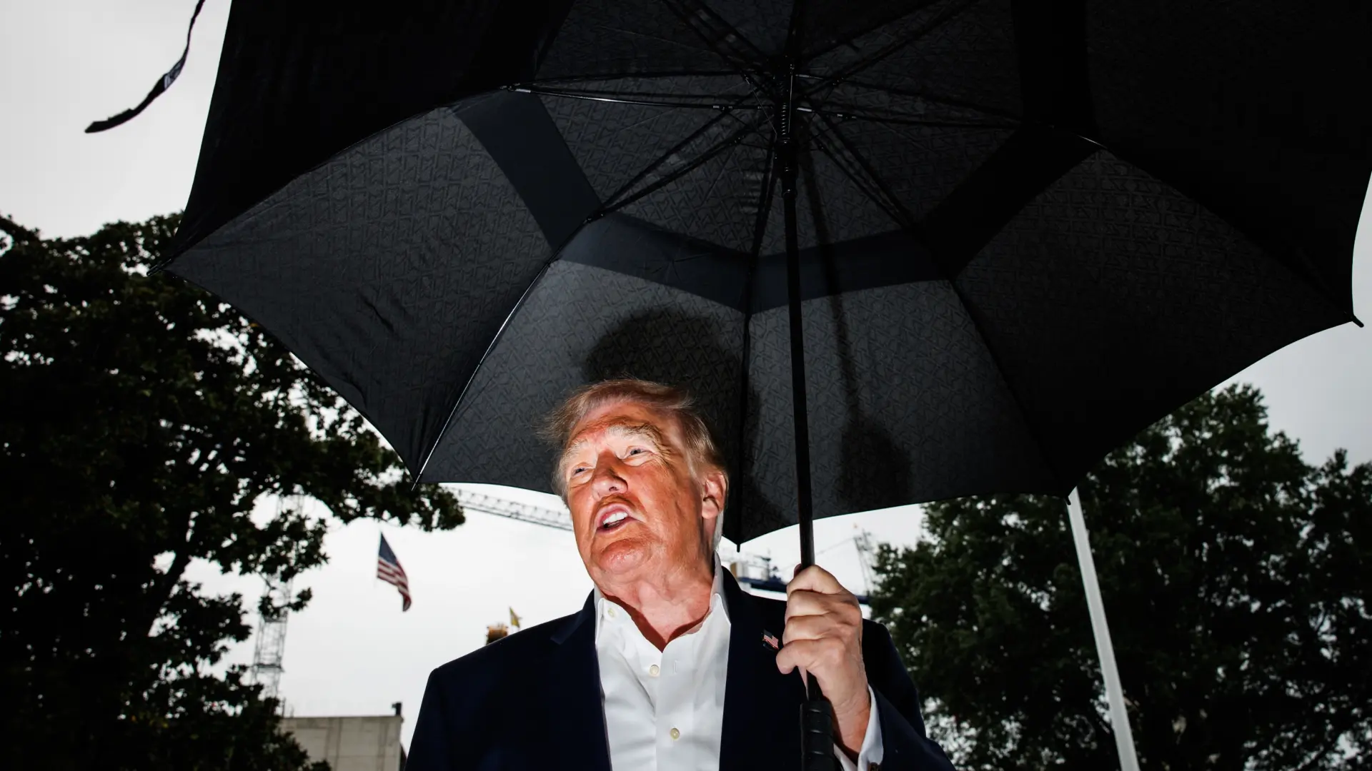 Donald Trump insinúa que sustituirá la sala de prensa de la Casa Blanca por una piscina