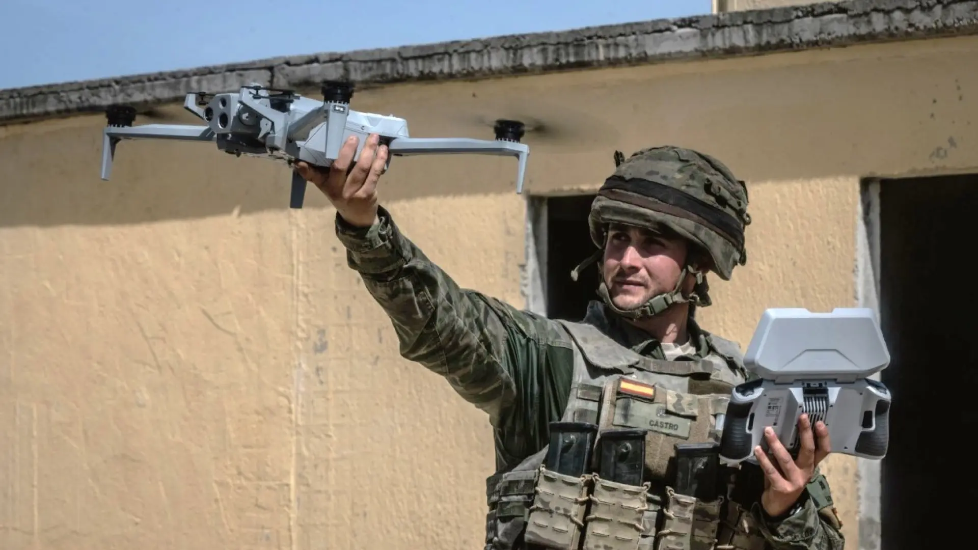 El Ejército español ya usa en Letonia drones capaces de volar sin GPS: así esquivan las interferencias