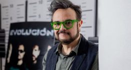 Aleks Syntek recibe una invitación de la Universidad del Perreo