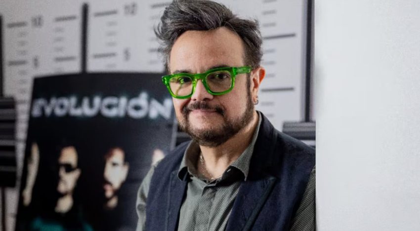 Aleks Syntek recibe una invitación de la Universidad del Perreo