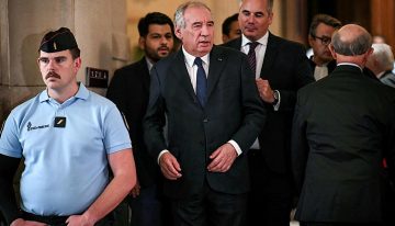 Vuelven a juzgar al ex primer ministro francés Bayrou por la malversación de 300.000 euros del Parlamento Europeo