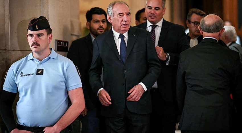 Vuelven a juzgar al ex primer ministro francés Bayrou por la malversación de 300.000 euros del Parlamento Europeo