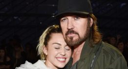 Billy Ray Cyrus apoya a su hija Miley tras eliminar su apellido en su nueva etapa como artista