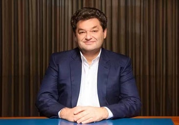 Un velero de lujo de un oligarca ruso, prisionero del golfo de Trieste