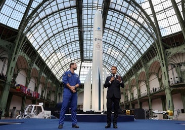 Macron pide ambición a Europa para lanzar la primera nave espacial habitada en 2035