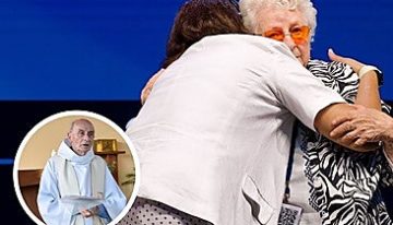 El Papa busca en Francia la reconciliación entre la Iglesia y las víctimas de abusos sexuales