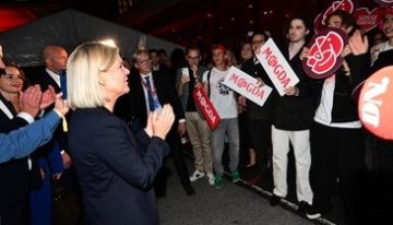 Más deportaciones, menos asilo y hablar sueco: las medidas socialdemócratas para la inmigración