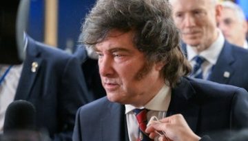 Francia congela los sueldos de los funcionarios y las pensiones de jubilación para rebajar el déficit