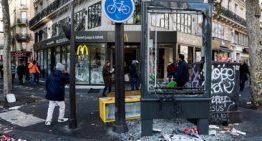 El ministro del Interior francés reconoce que la Policía tuvo una «pérdida de control» en los graves disturbios del sábado
