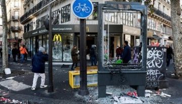 El ministro del Interior francés reconoce que la Policía tuvo una «pérdida de control» en los graves disturbios del sábado