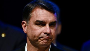 La Policía de Brasil investiga si Flávio Bolsonaro salió del país para dirigirse a EEUU tras la retirada de su pasaporte
