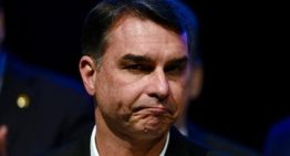 Las causas penales que han provocado la huida de Flávio Bolsonaro de Brasil tras perder las elecciones