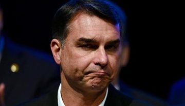 Las causas penales que han provocado la huida de Flávio Bolsonaro de Brasil tras perder las elecciones