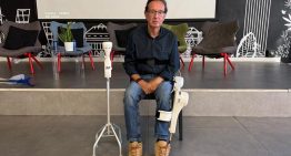 'Awake', el robot  'made in Barcelona' que ayuda a caminar tras un ictus, suma más de 500 horas de ensayos con pacientes: «La rehabilitación es dura»
